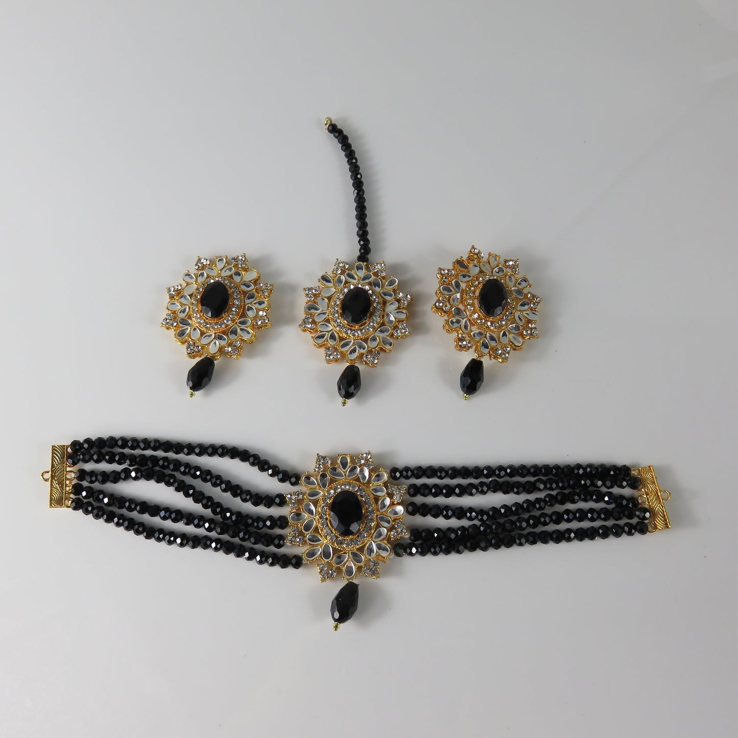 Crystall Chokers