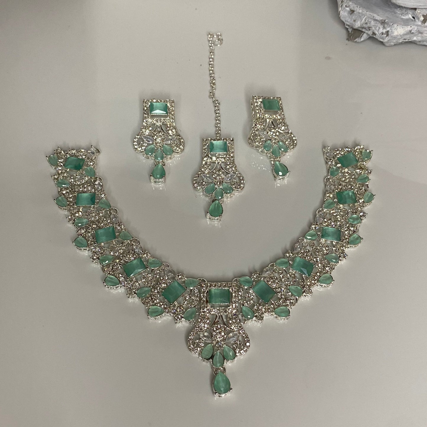 Lily Necklace Set