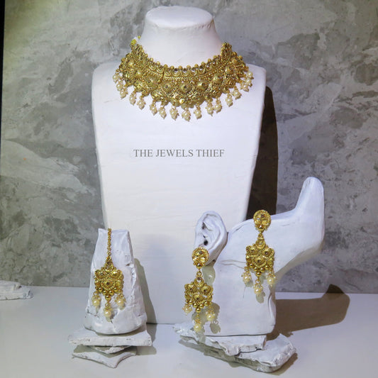 Traditional Gold and pearl Party Necklace
